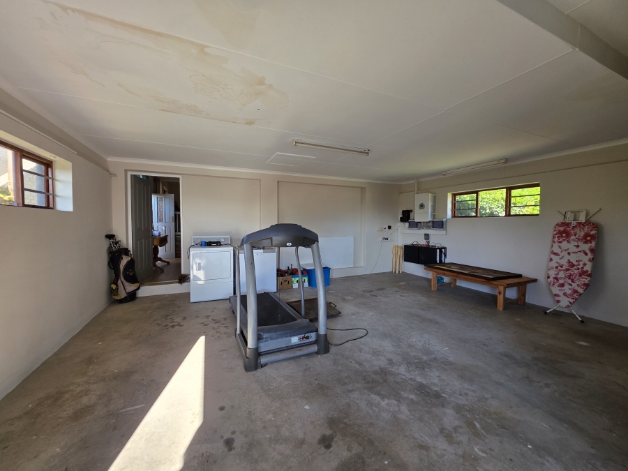 4 Bedroom Property for Sale in Wavecrest Eastern Cape